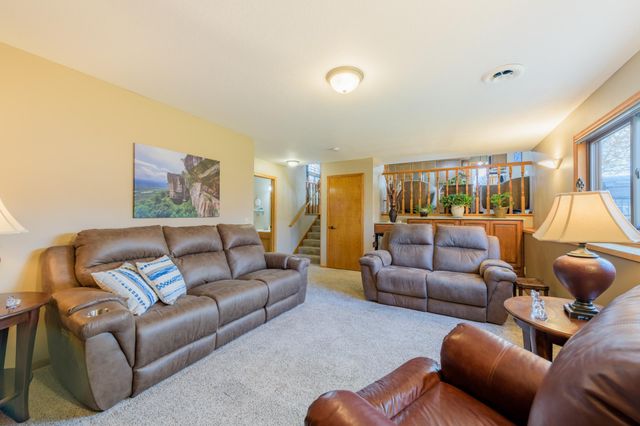 17295 Fieldcrest Avenue, Farmington, MN 55024