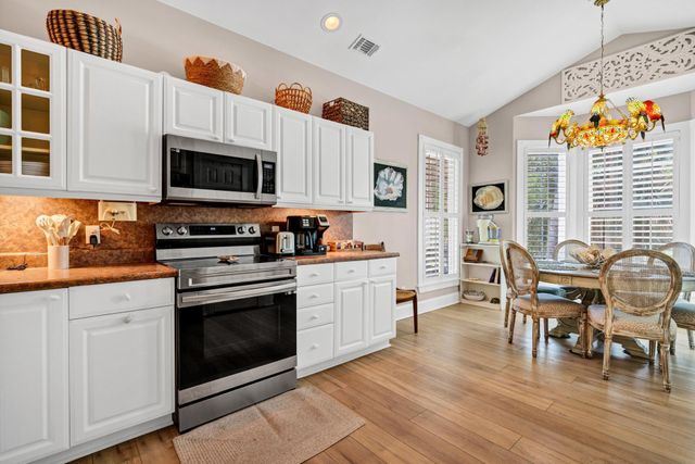 407 Pompano Road, Edisto Island, SC 29438
