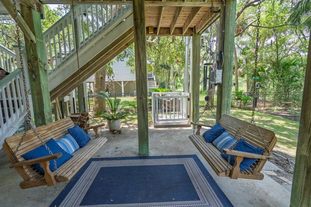 407 Pompano Road, Edisto Island, SC 29438