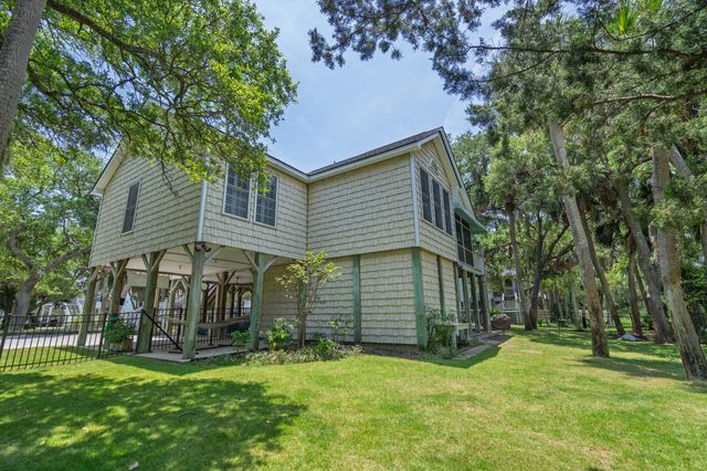 407 Pompano Road, Edisto Island, SC 29438