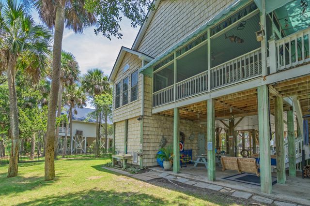 407 Pompano Road, Edisto Island, SC 29438