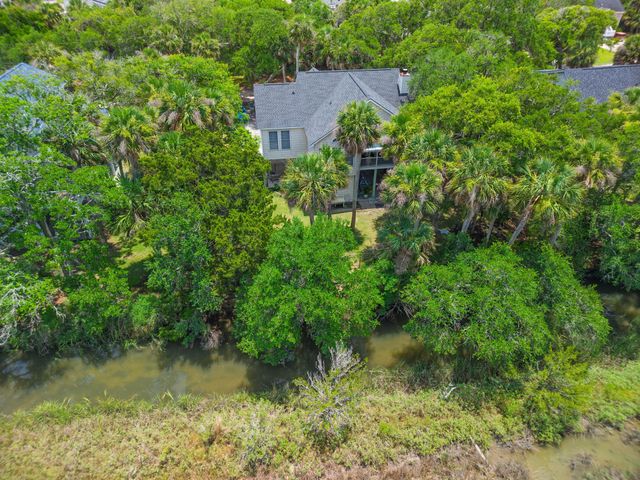 407 Pompano Road, Edisto Island, SC 29438