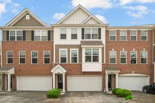 29 Grey Wolf Drive, Wheeling, IL 60090