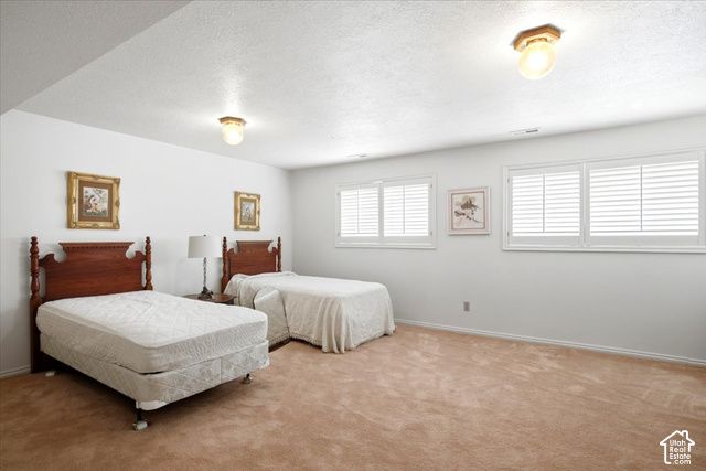 1802 WHISPERING OAKS DR, Ogden, UT 84403