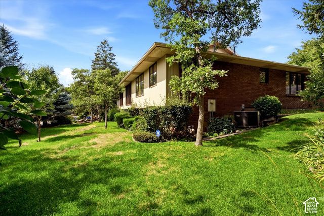 1802 WHISPERING OAKS DR, Ogden, UT 84403