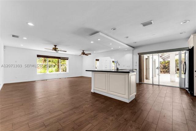 11890 SW 72nd Pl, Pinecrest, FL 33156