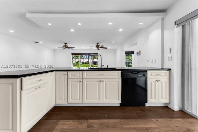 11890 SW 72nd Pl, Pinecrest, FL 33156