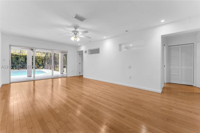 11890 SW 72nd Pl, Pinecrest, FL 33156
