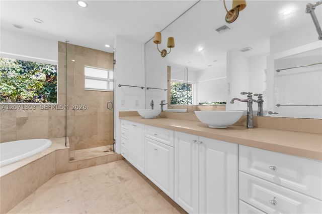 11890 SW 72nd Pl, Pinecrest, FL 33156