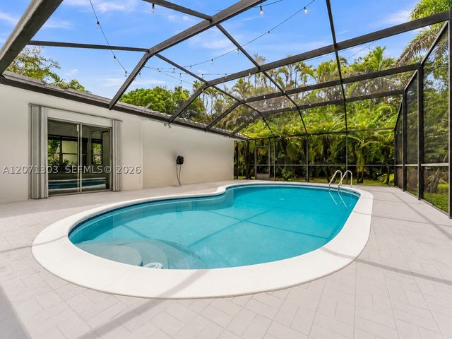 11890 SW 72nd Pl, Pinecrest, FL 33156