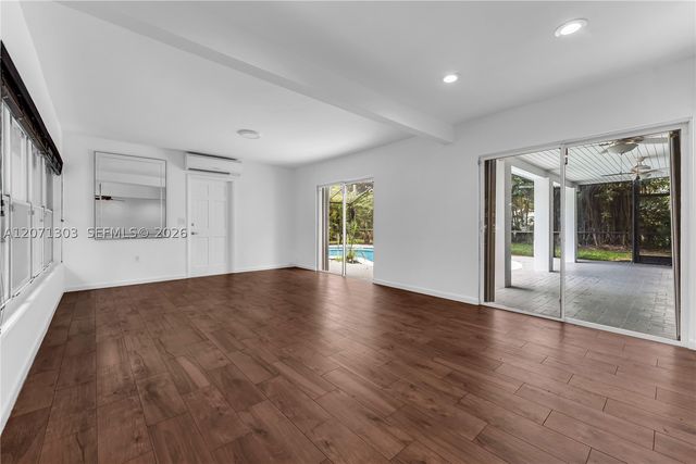 11890 SW 72nd Pl, Pinecrest, FL 33156