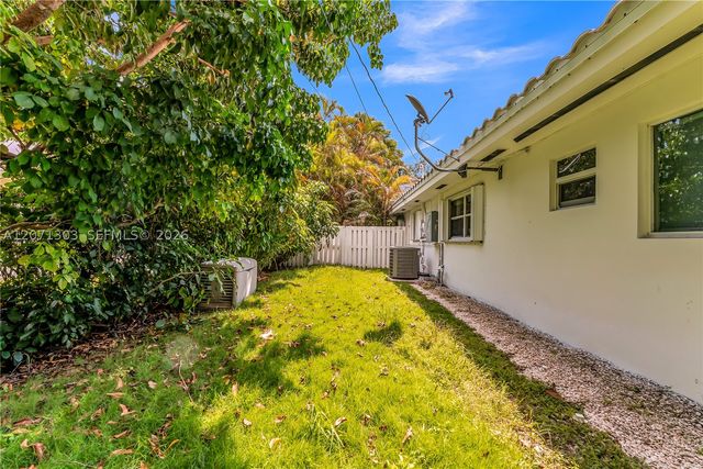 11890 SW 72nd Pl, Pinecrest, FL 33156