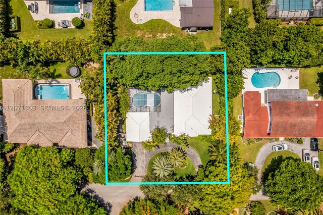11890 SW 72nd Pl, Pinecrest, FL 33156