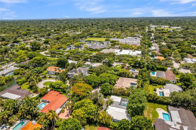 11890 SW 72nd Pl, Pinecrest, FL 33156