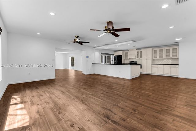 11890 SW 72nd Pl, Pinecrest, FL 33156