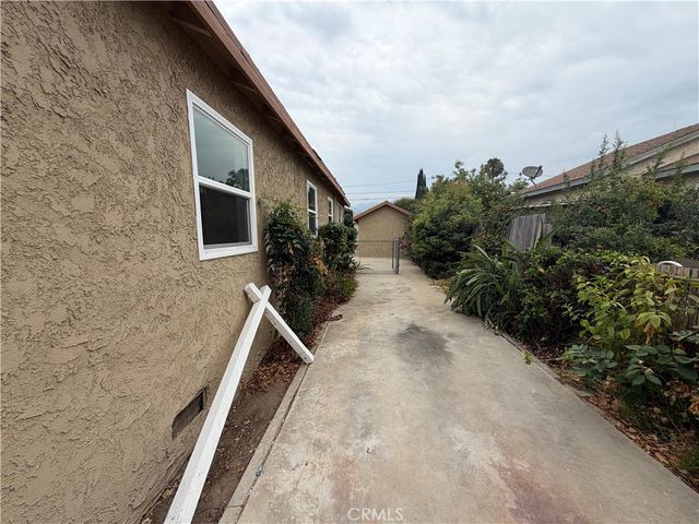 543 E 3rd Street, Azusa, CA 91702