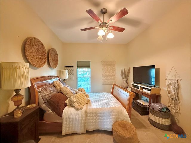 98 Price Road, Victoria, TX 77905