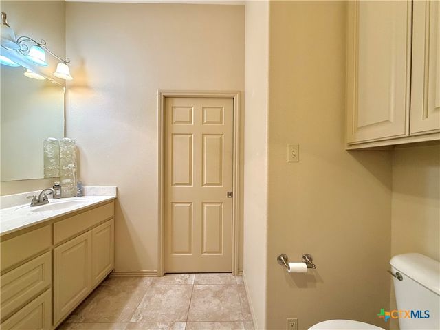 98 Price Road, Victoria, TX 77905