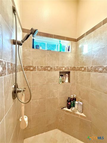 98 Price Road, Victoria, TX 77905