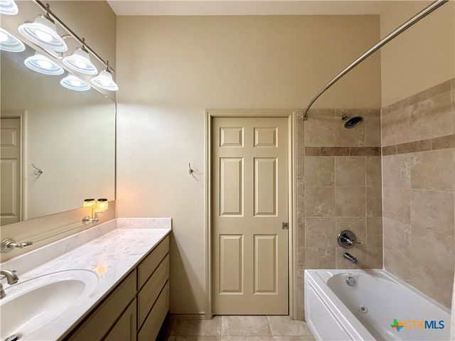 98 Price Road, Victoria, TX 77905