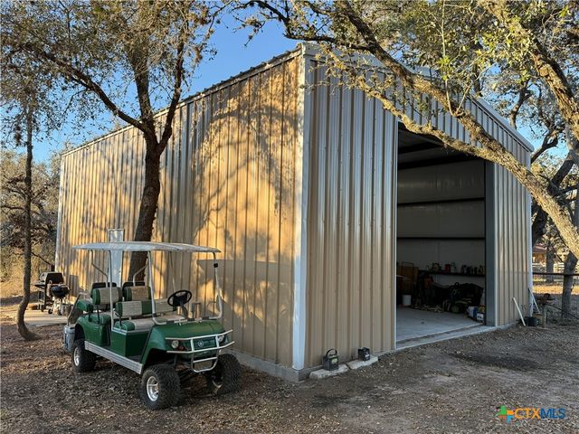 98 Price Road, Victoria, TX 77905