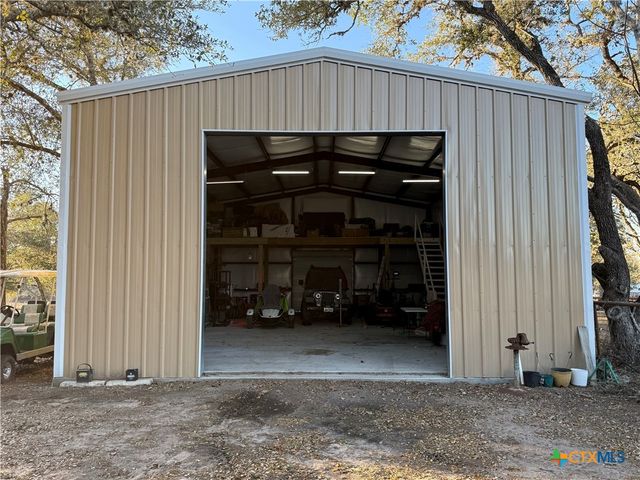 98 Price Road, Victoria, TX 77905