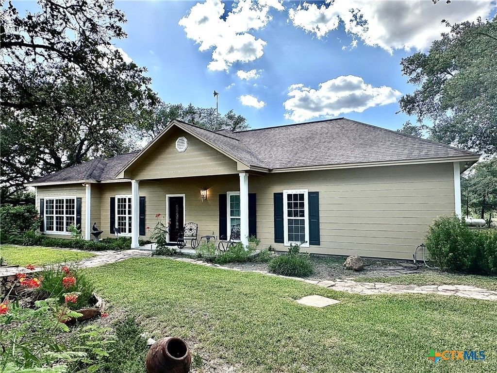 98 Price Road, Victoria, TX 77905