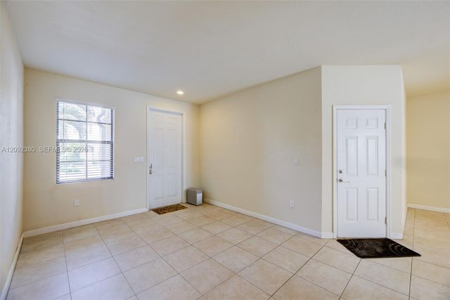 3316 W 91st Terrace, Hialeah, FL 33018