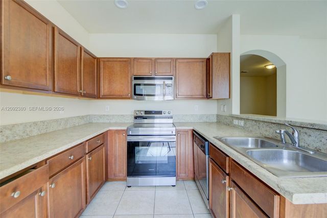 3316 W 91st Terrace, Hialeah, FL 33018