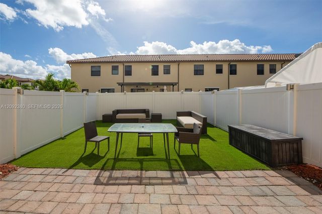 3316 W 91st Terrace, Hialeah, FL 33018
