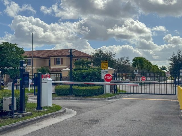 3316 W 91st Terrace, Hialeah, FL 33018