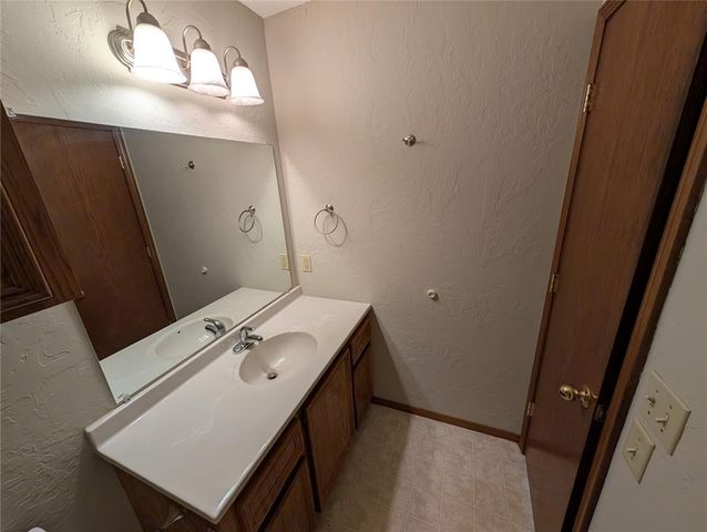 3201 Lois Arlene Circle 3201, Moore, OK 73160