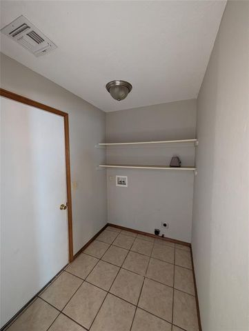 3201 Lois Arlene Circle 3201, Moore, OK 73160