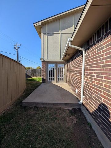 3201 Lois Arlene Circle 3201, Moore, OK 73160