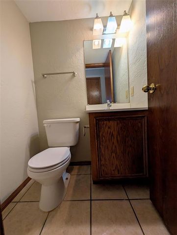 3201 Lois Arlene Circle 3201, Moore, OK 73160