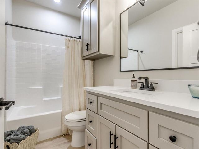 4109 Abbey Park Creek, Edmond, OK 73025