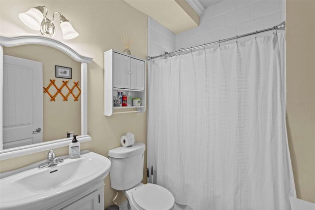 2117 W DEKLE AVENUE D2, Tampa, FL 33606