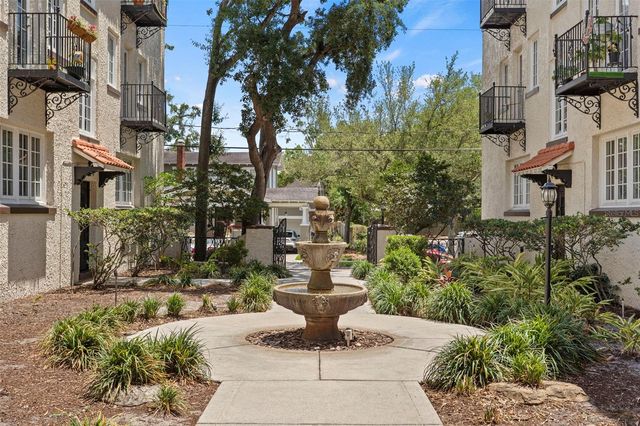 2117 W DEKLE AVENUE D2, Tampa, FL 33606