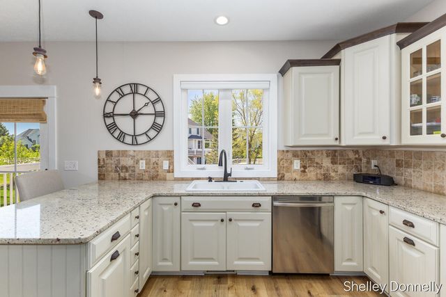 1119 Mid Bluff Drive, Zeeland, MI 49464