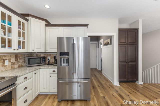 1119 Mid Bluff Drive, Zeeland, MI 49464