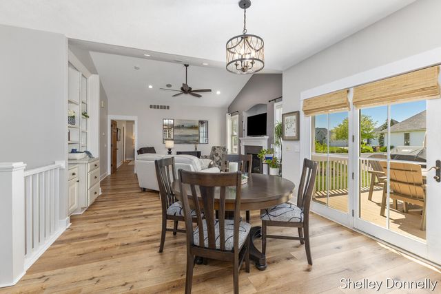 1119 Mid Bluff Drive, Zeeland, MI 49464