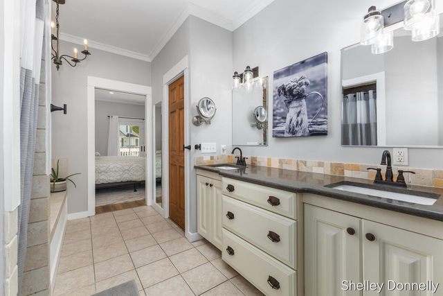 1119 Mid Bluff Drive, Zeeland, MI 49464