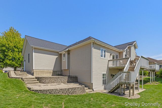 1119 Mid Bluff Drive, Zeeland, MI 49464