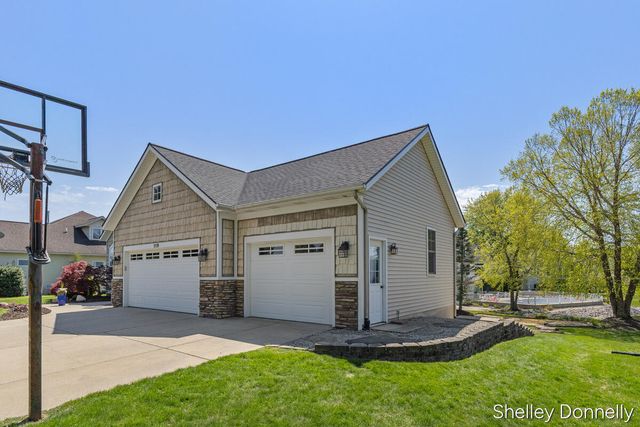 1119 Mid Bluff Drive, Zeeland, MI 49464
