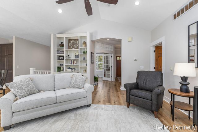 1119 Mid Bluff Drive, Zeeland, MI 49464