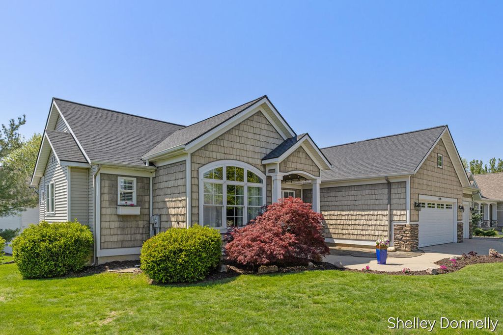 1119 Mid Bluff Drive, Zeeland, MI 49464
