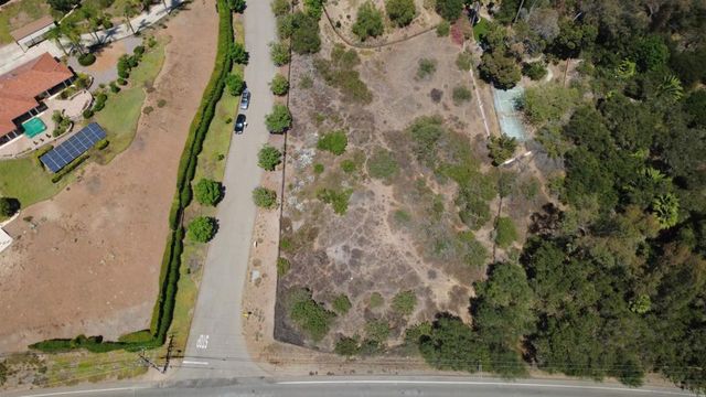 1986 Via Rancho Pkwy, Escondido, CA 92029