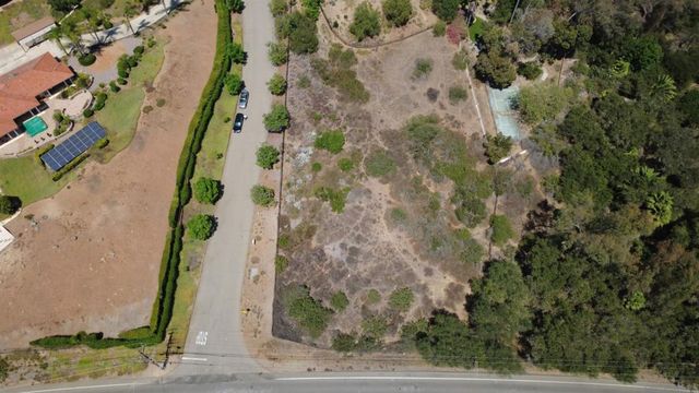 1986 Via Rancho Pkwy, Escondido, CA 92029