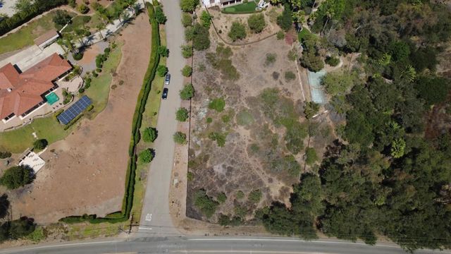 1986 Via Rancho Pkwy, Escondido, CA 92029