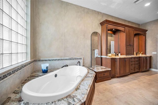 30 TURTLE CREEK CIRCLE, Oldsmar, FL 34677